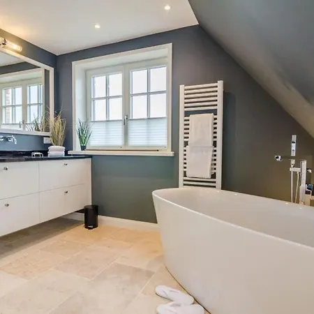 In Sylt With 3 Bedrooms Holiday home Wenningstedt-Braderup
