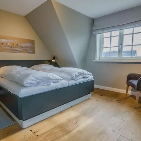 In Sylt With 3 Bedrooms Holiday home Wenningstedt-Braderup